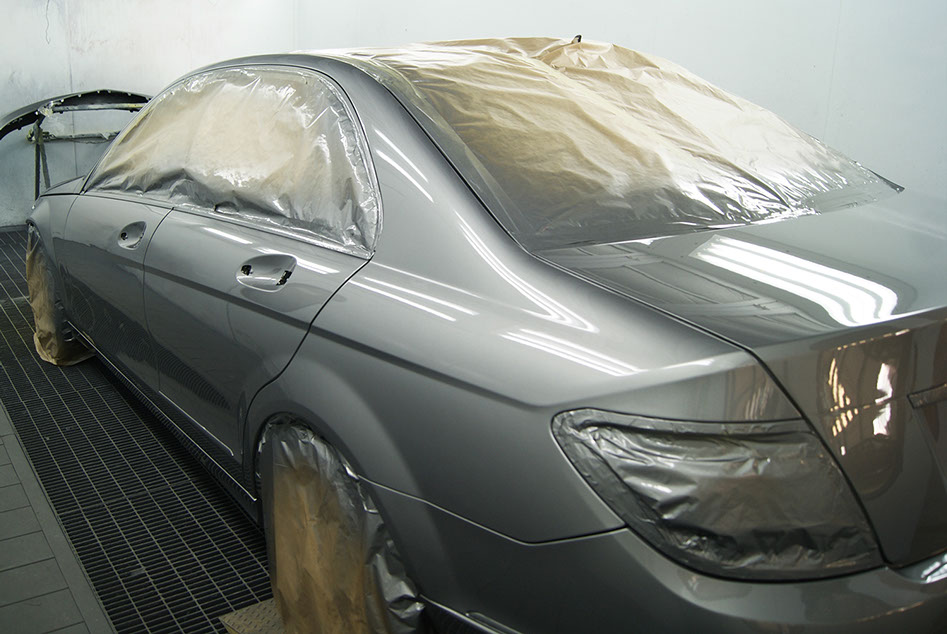 Mercedes terminado de pintar